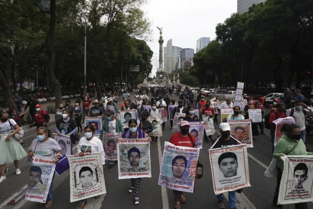 Caso Ayotzinapa giran nuevas órdenes de aprehensión contra militares