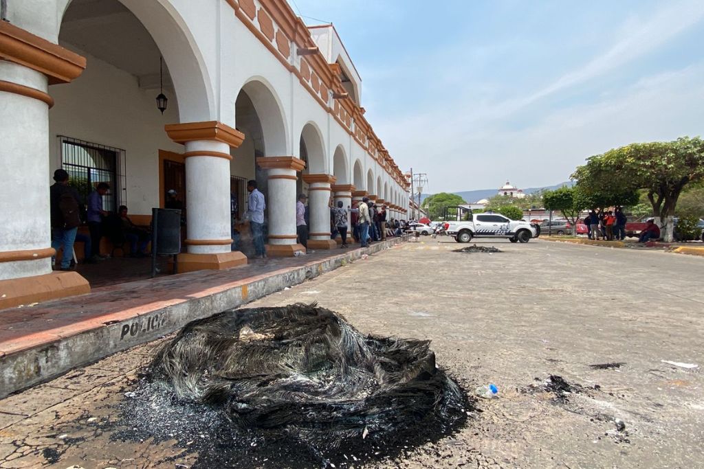 Protestan Con Quema De Llantas El Momento Chiapas