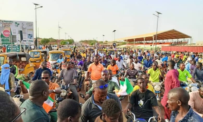 Llaman a restaurar la democracia tras el golpe de estado en Níger