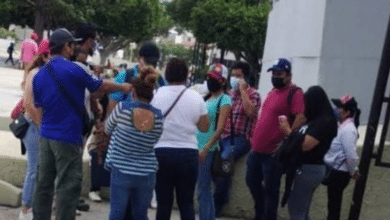 Maestros retiran manifestación en la SEF tras recibir sus pagos