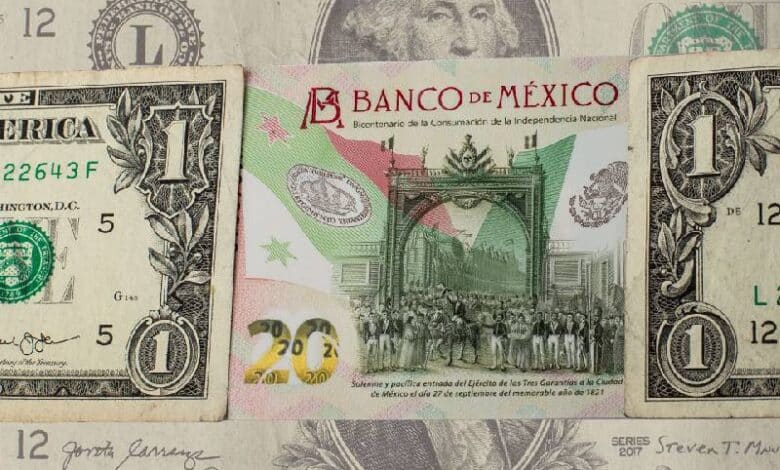 El peso retrocede tras romper su récord de más de 7 años y medio