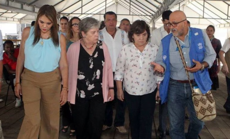 Alicia Bárcena, canciller de México, supervisa espacios de atención a migrantes de Chiapas