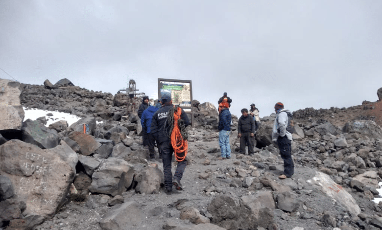 Mueren cuatro alpinistas que cayeron de 5 mil metros de altura al escalar el Pico de Orizaba