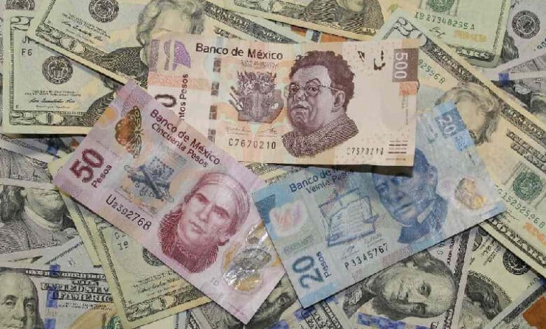 Peso mexicano se deprecia frente al dólar el día de hoy