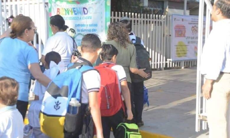 Regresan a clases más de un millón de alumnos en Chiapas