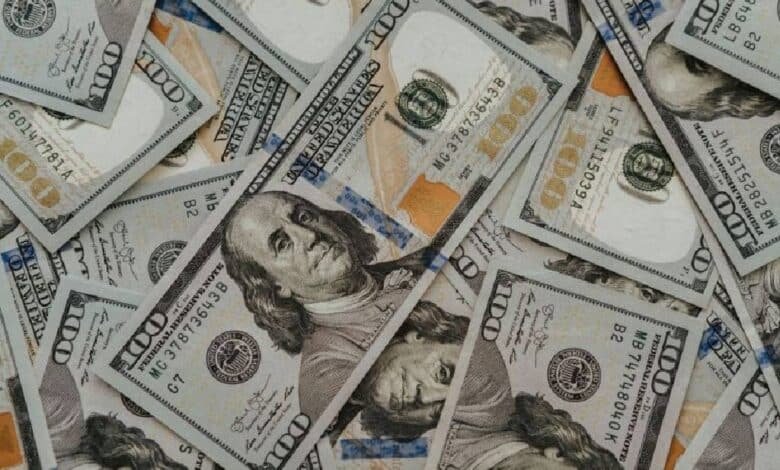 Así cierra el dólar hoy 30 de agosto de 2023