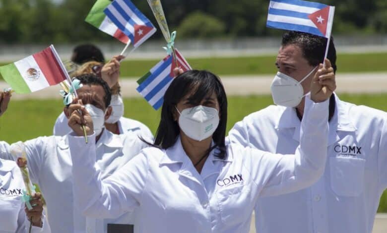 Médicos cubanos en México.