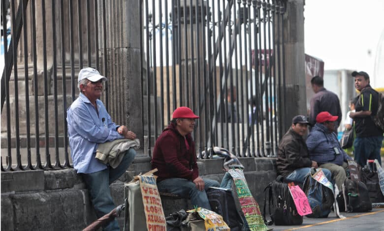 Baja tasa de desempleo pese a pérdida de 269mil plazas en agosto