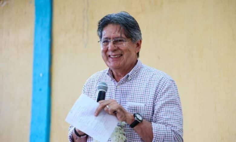 Carlos Morales.