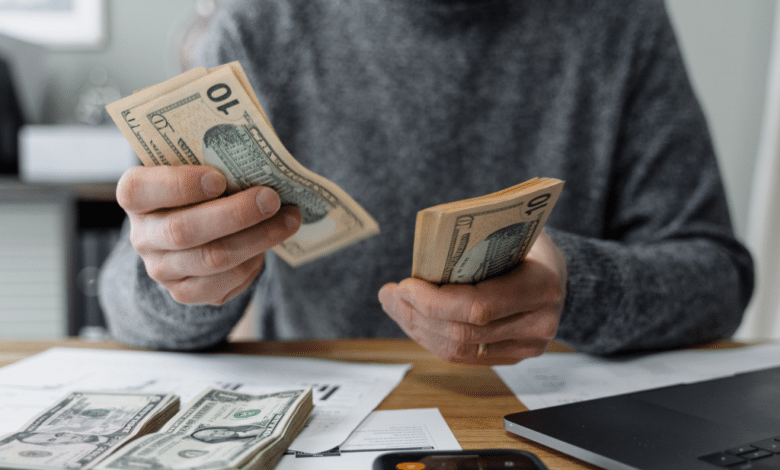 Precio del dólar inicia noviembre por debajo de los 18 pesos