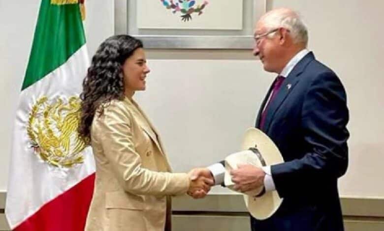 Ken Salazar y Luisa María Alcalde abordan seguridad México-EU