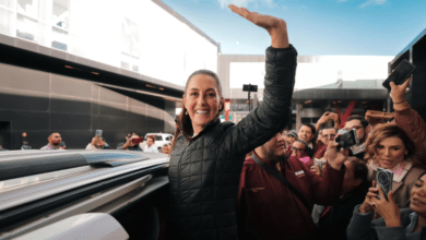 Al grito de ¡Presidenta!, Claudia Sheinbaum se registra ante el INE