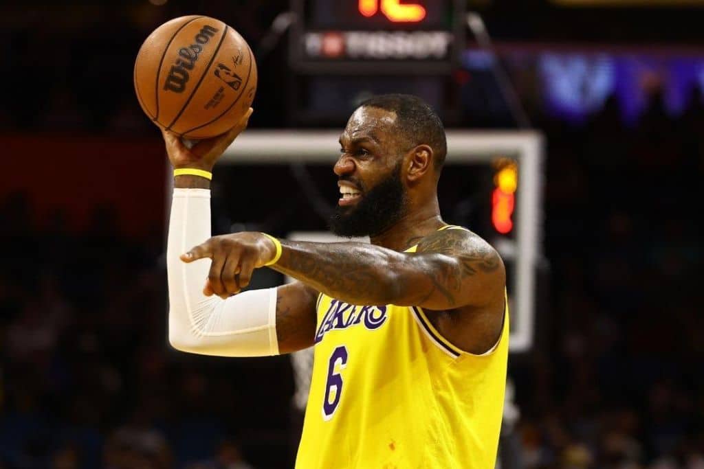 LeBron James Rompe Récord; Es El Primer Jugador En Anotar 40 Mil Puntos ...