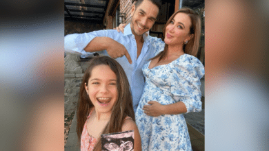 Mariazel anuncia con foto familiar que está embarazada