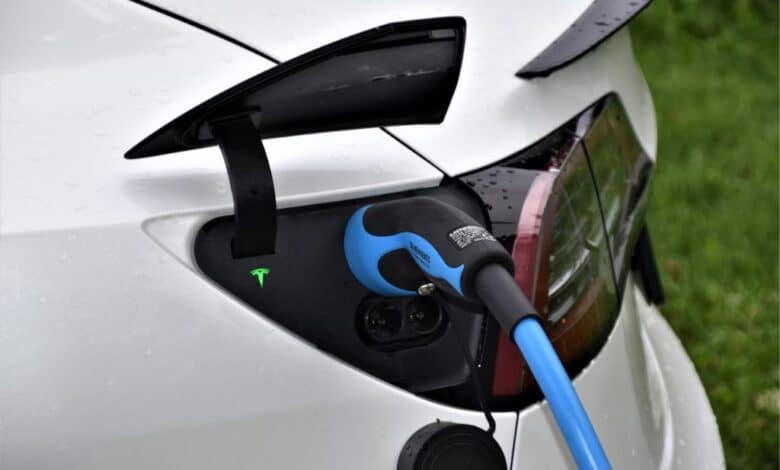 Xiaomi entra al mercado de vehículos eléctricos contra Tesla y BYD