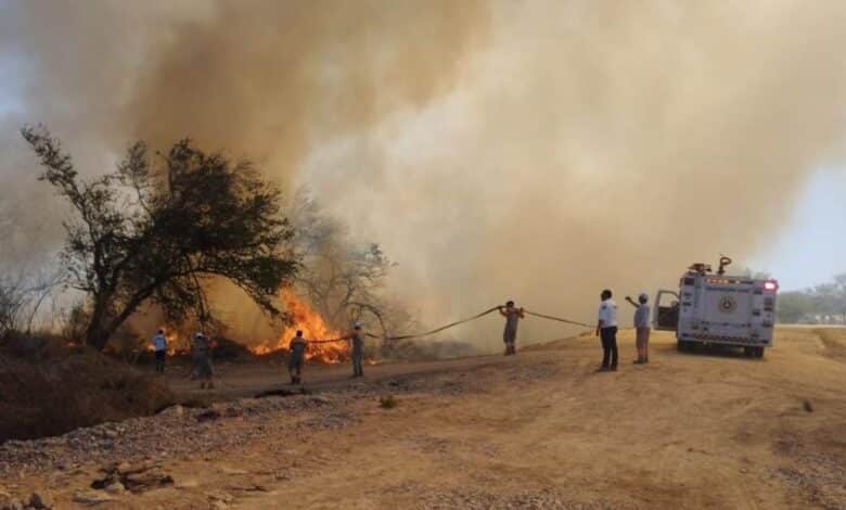 Incendio deja sin energía eléctrica a Puerto Arista en Tonalá