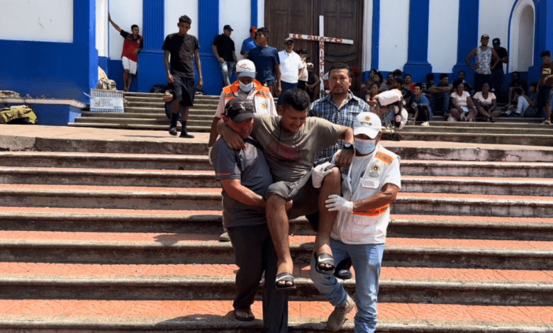 Migrantes reciben atención médica tras llegar a Pijijiapan