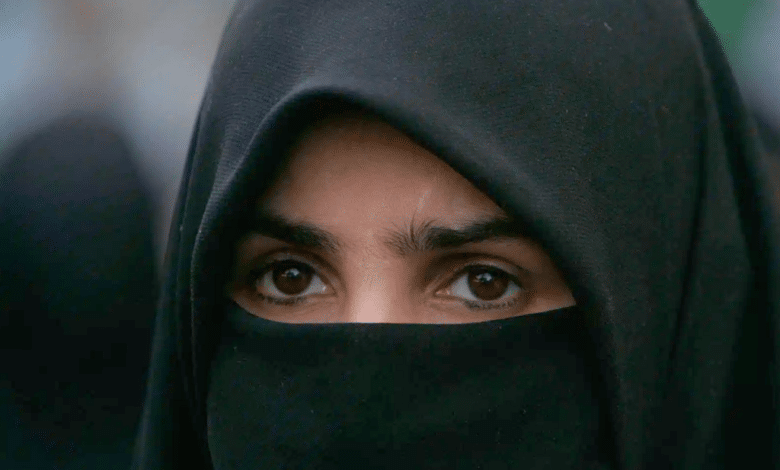 Mujeres protestan en Irán por la imposición del velo islámico