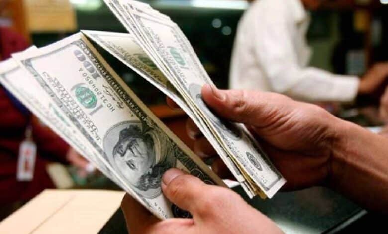 Precio del dólar abre a la baja en $16.91 pesos al mayoreo este miércoles