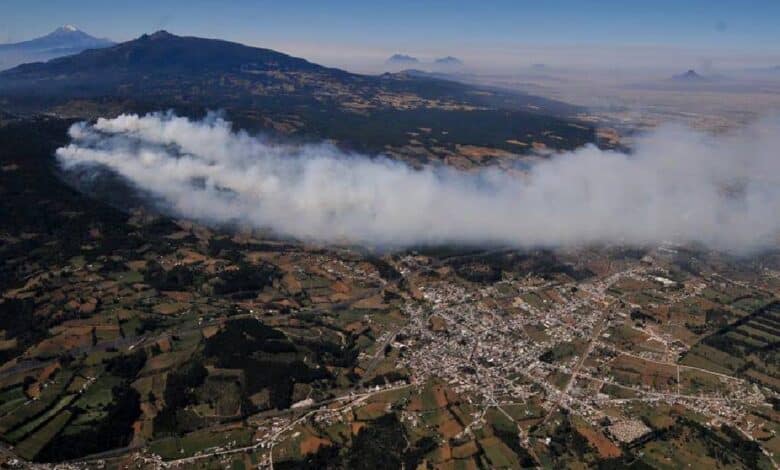 Se suman 2 aeronaves para combatir incendio forestal en Veracruz