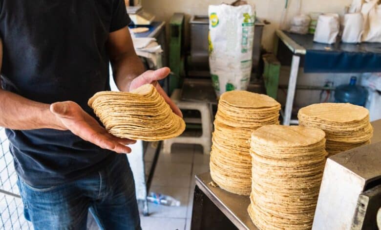 La inflación dejo la tortilla fuera de la canasta básica