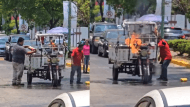 Video: Ingenio mexicano, hombre controla el incendio de una moto con refresco
