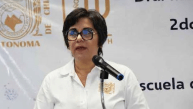 Directora de escuela de lengua rindio su informe