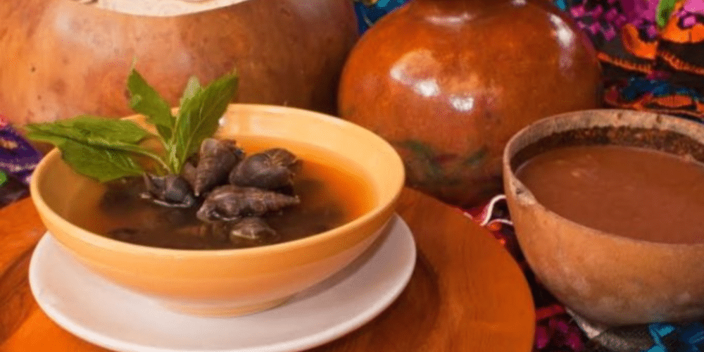 Asi es el caldo de caracol en Chiapas