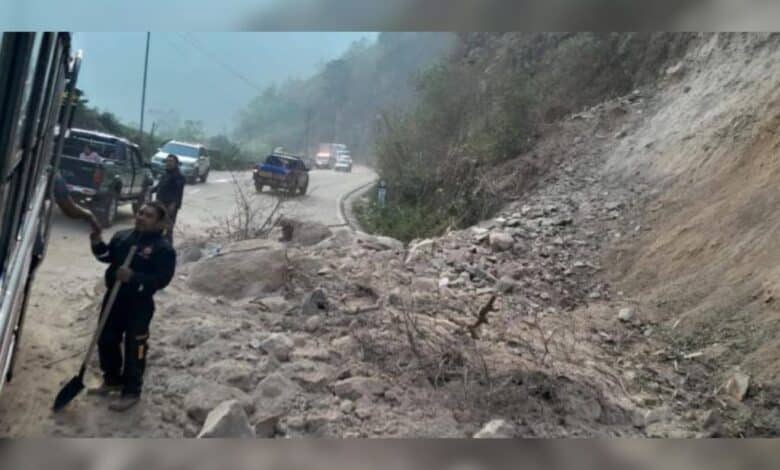 Sismo en frontera: Deja deslizamiento carretero en Chiapas