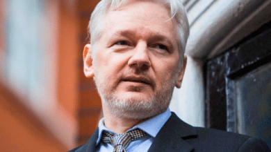 Julian Assange sale libre; se declarará culpable de espionaje