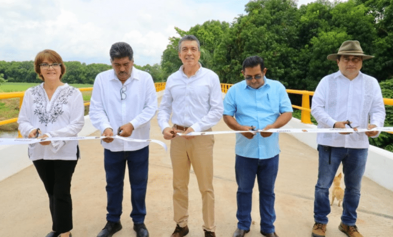 Costruyen Puente sobre el Río Maxixapa en Huixtla