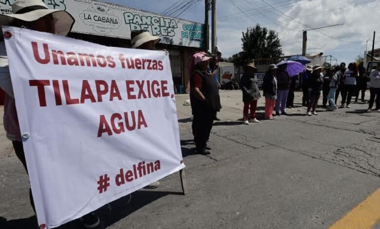Bloquean carretera que comunica Tilapa haca La Marquesa