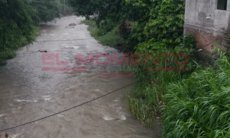 Fuertes lluvias en Chiapas por la Onda Tropical número 10