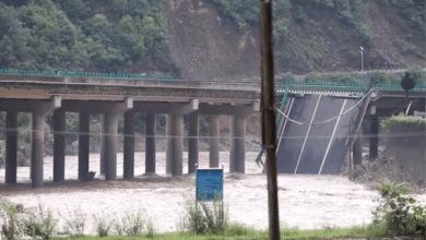 Derrumbe de puente en China deja 12 fallecidos y 30 desaparecidos