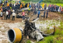 El momento en el que avión con 19 pasajeros se desploma en Nepal