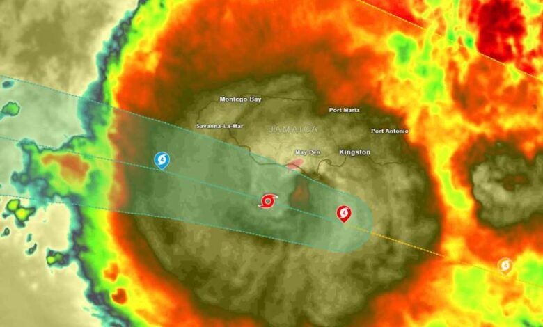Huracán Beryl se acerca a Jamaica como categoría 4; vientos de hasta 220 km/h