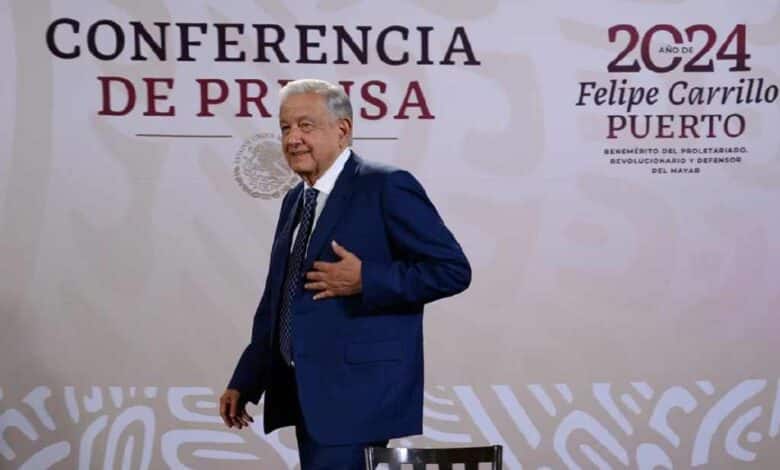 AMLO celebra que Sheinbaum seguirá con la austeridad