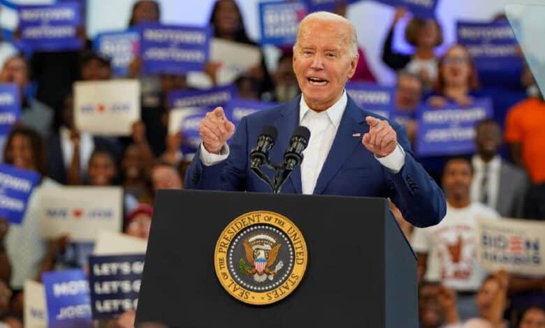 Biden se aferra: retomará la campaña electoral la próxima semana