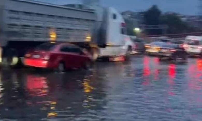 Lluvia provoca intensa carga vehicular en autopista México-Pachuca