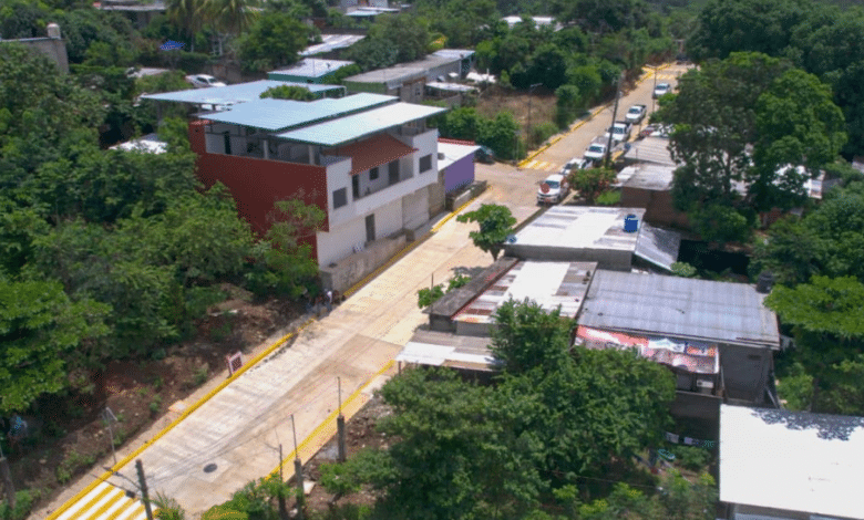 Supervisando últimas obras de pavimentación hidráulica