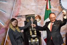 Belinda y cónsul de México en Nueva York encabezan Grito