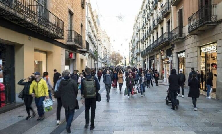 España bate récord de visitantes en pleno debate sobre el exceso de turismo