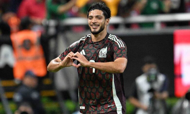 Raúl Jiménez entre los históricos goleadores de la Selección Mexicana