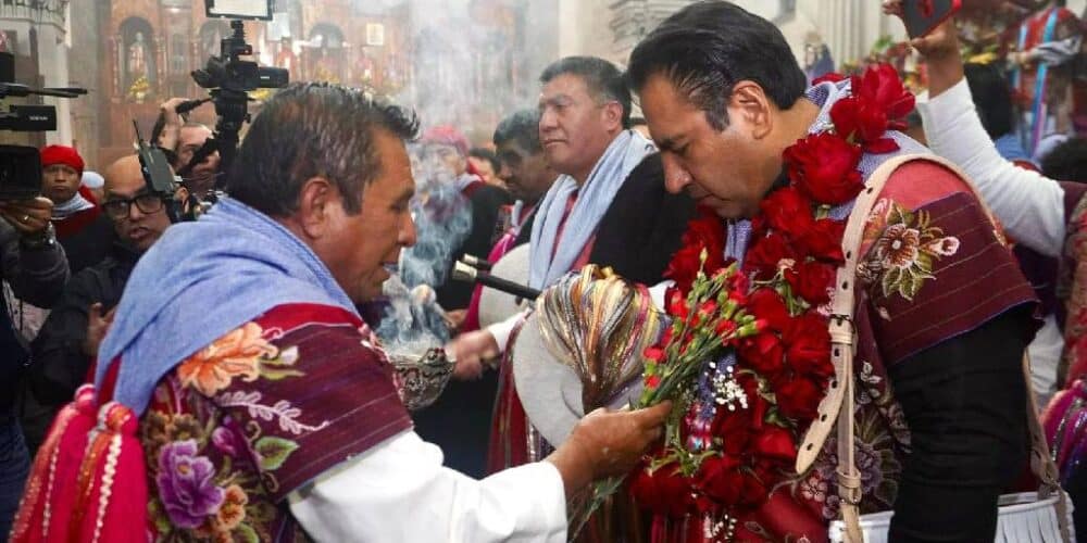 Eduardo Ramírez recibe la bendición tradicional para liderar con firmeza y sabiduría