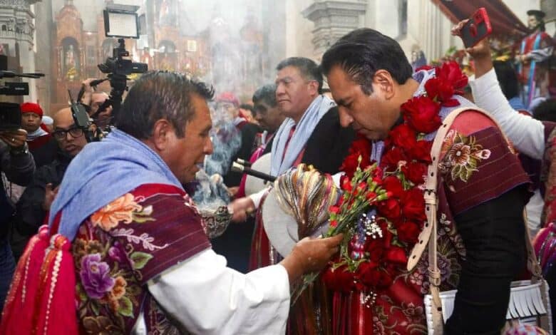 Eduardo Ramírez recibe la bendición tradicional para liderar con firmeza y sabiduría