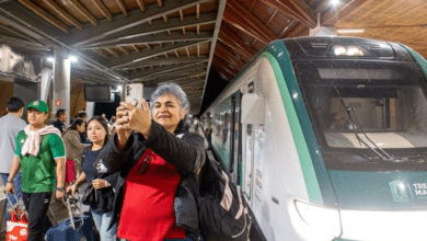 Con ambiente festivo se recibe a pasajeros del Tren Maya en Palenque