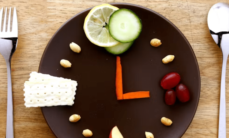 El motivo por el que no deberías comer después de las 5 de la tarde