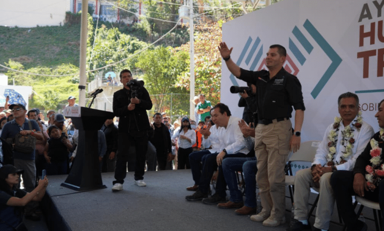 Óscar Aparicio acompañó al gobernador del estado a la entrega de ayuda humanitaria en Amatenango de la Frontera