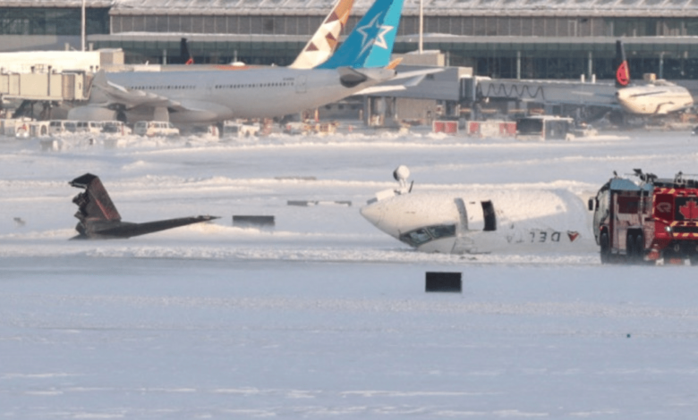 Milagro en Toronto Cómo sobrevivieron los pasajeros del avión que volcó al aterrizar