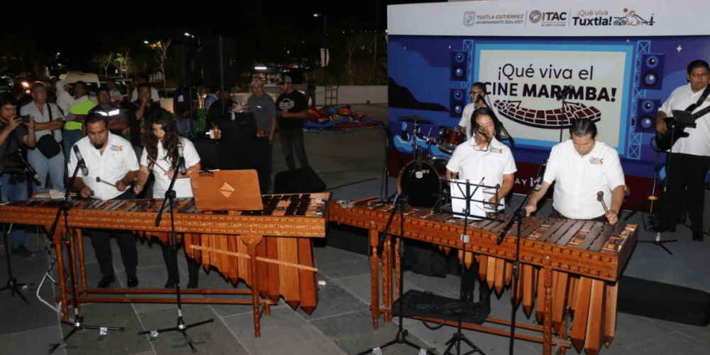 Vida al parque bicentenario en Tuxtla con el evento ¡Que viva el Cine Marimba!